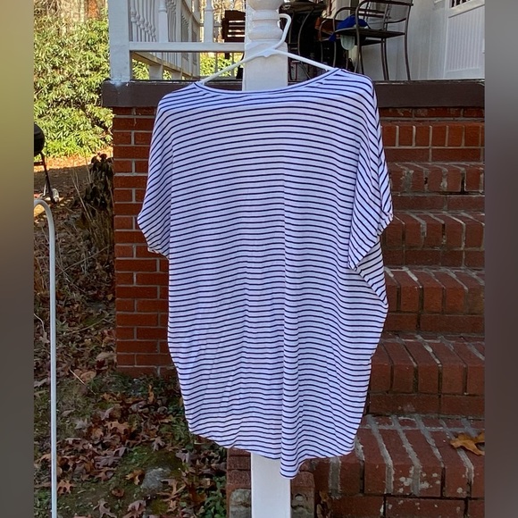 Express One Eleven V-Neck High Low Striped Top Short Sleeve Size Large - Picture 2 of 15